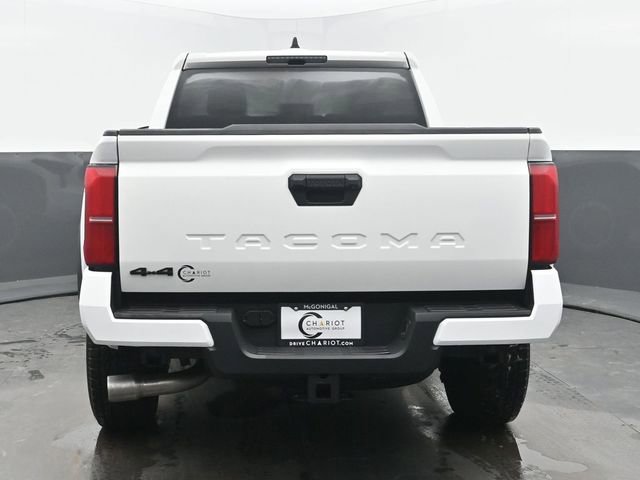 Used 2025 Toyota Tacoma TRD Off-Road AWD/4WD image 5