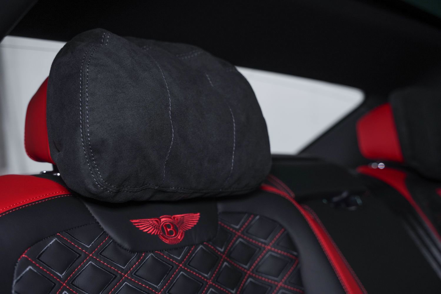 Used 2024 Bentley Flying Spur W12 image 39