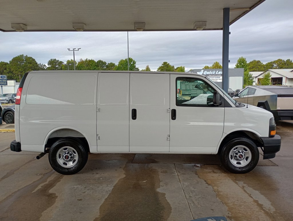New 2025 GMC Savana 2500 w/ Driver Convenience Package RWD image 7