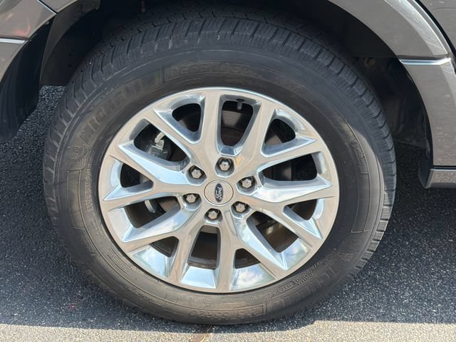 Used 2017 Ford Expedition Limited w/ Equipment Group 301A RWD image 19