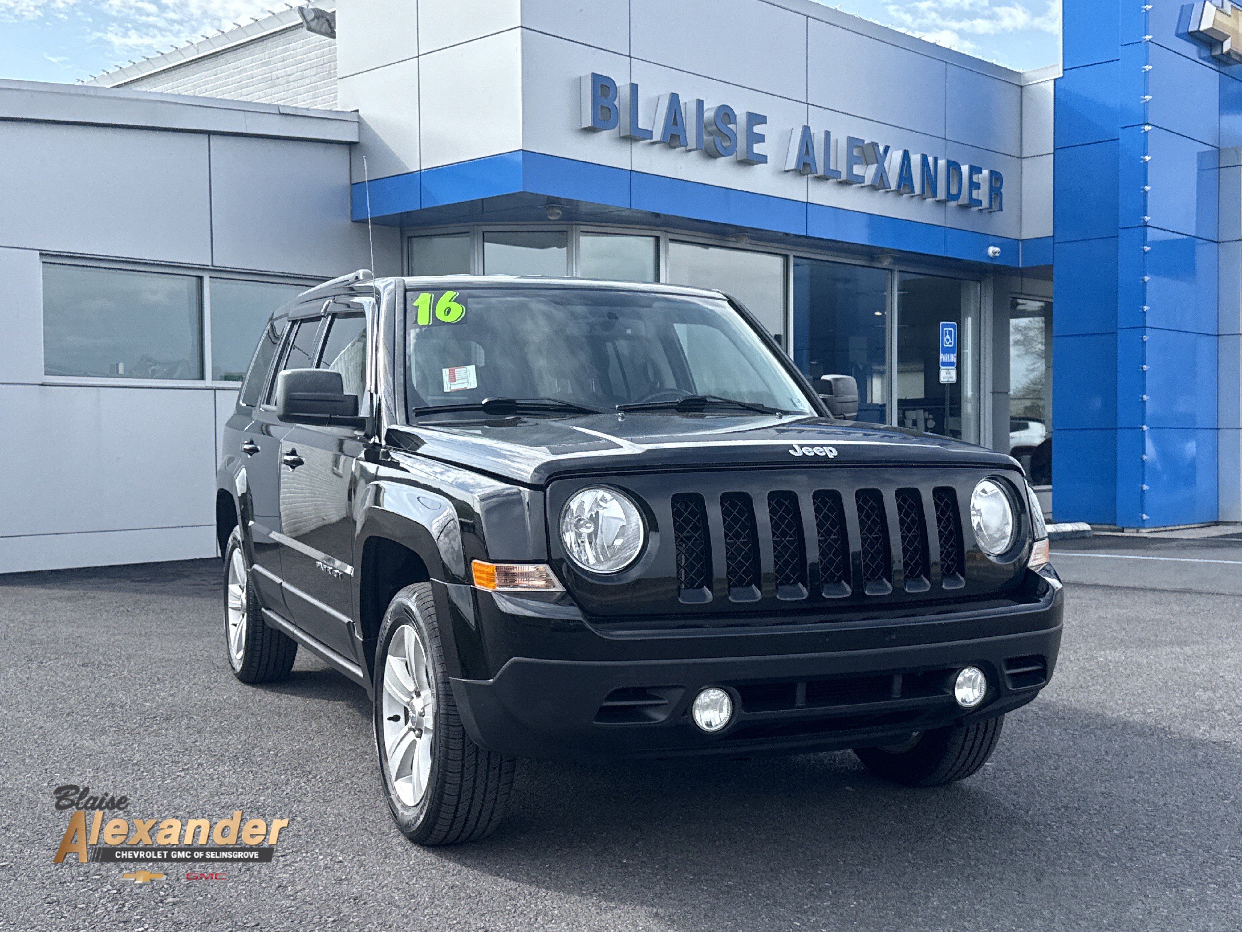 Used 2016 Jeep Patriot Latitude image 1