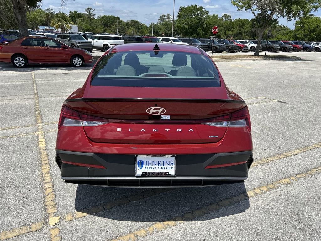 New 2025 Hyundai Elantra SEL image 11