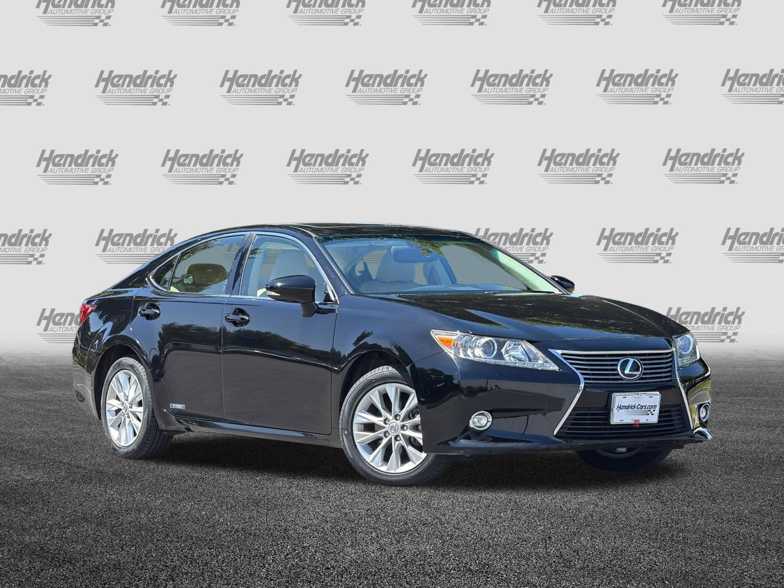 Used 2015 Lexus ES 300h w/ Navigation System Package FWD video 2