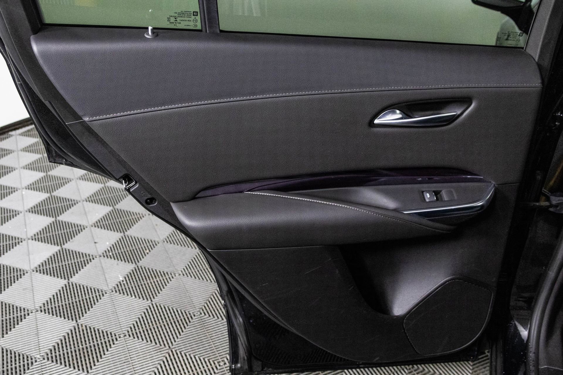 Used 2023 Cadillac XT4 Luxury w/ Cold Weather Package image 36