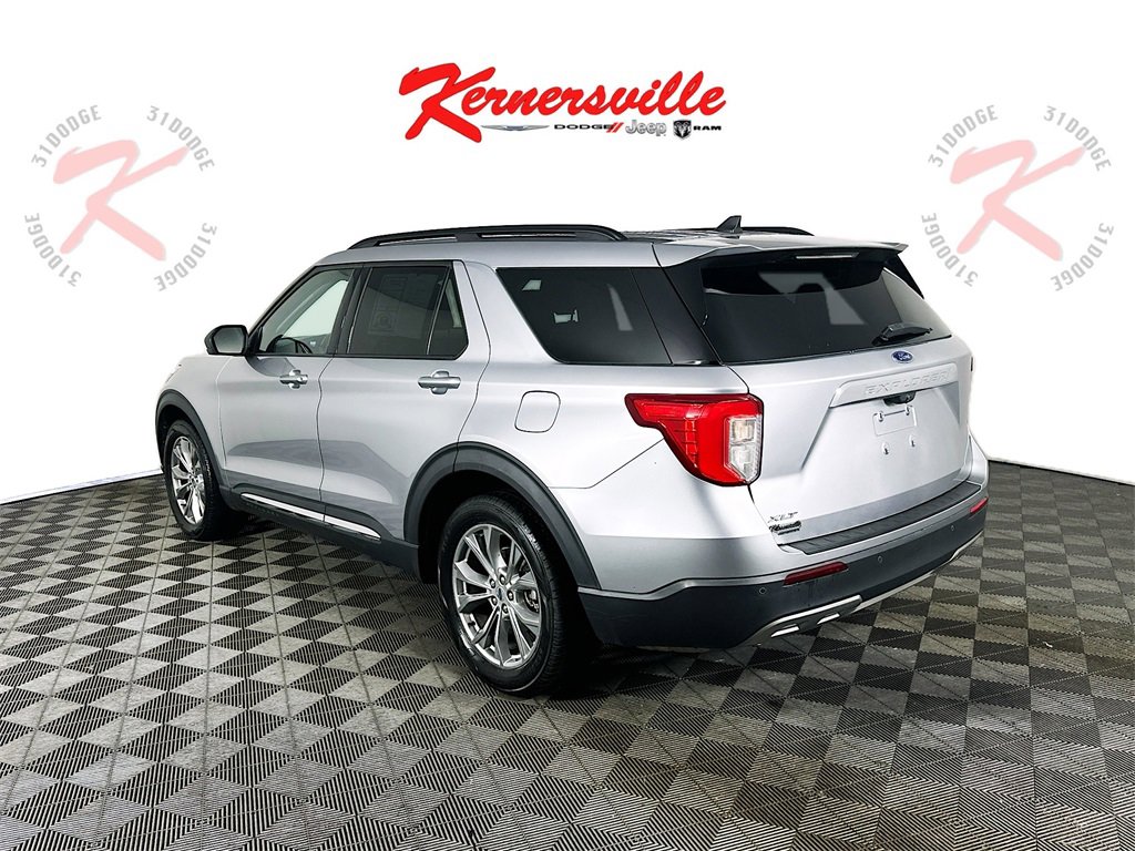 Used 2021 Ford Explorer XLT w/ Equipment Group 202A image 5