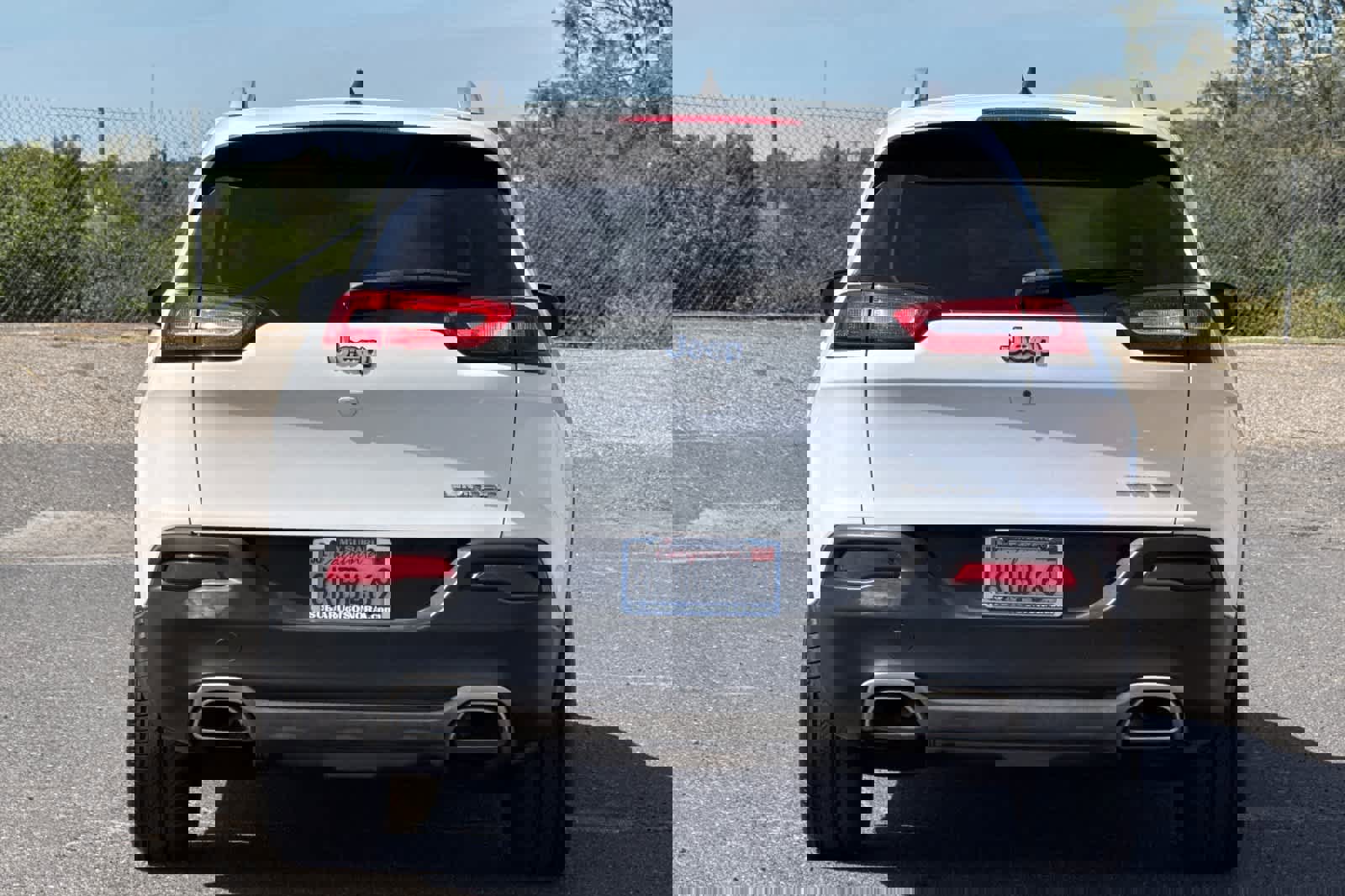 Used 2016 Jeep Cherokee Limited image 4