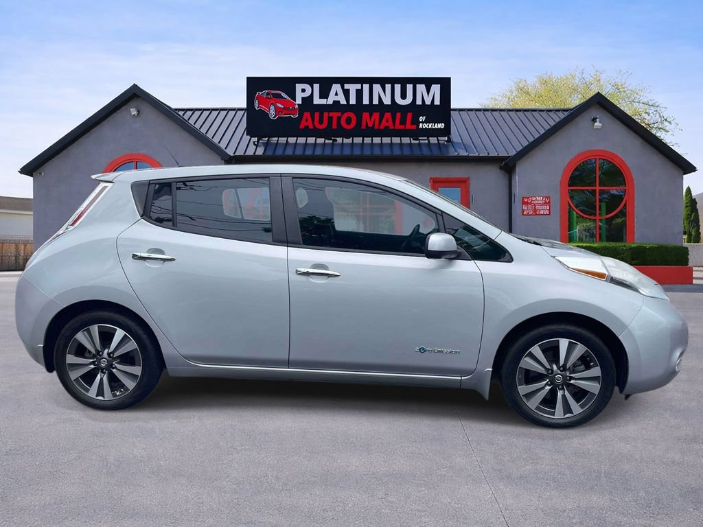 Used 2016 Nissan Leaf SV w/ Premium Package FWD image 4