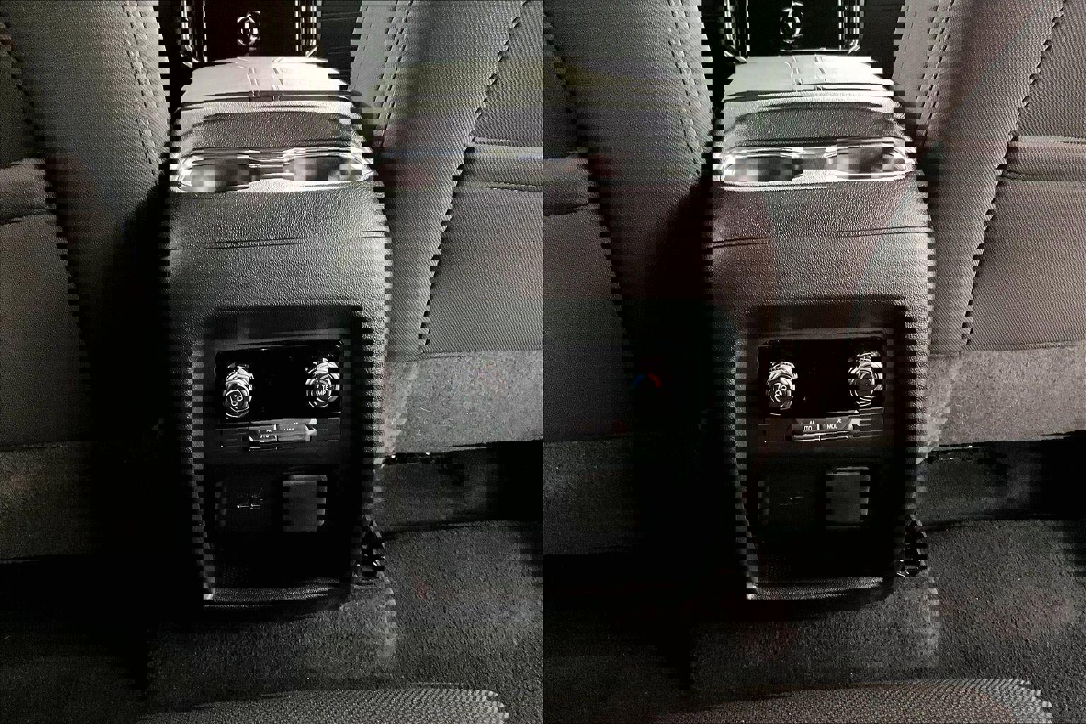 Used 2025 GMC Acadia Elevation image 10