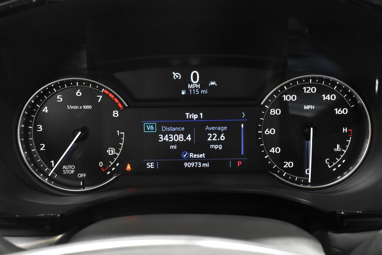 Used 2021 Cadillac XT5 Premium Luxury w/ LPO, Floor Liner Package FWD image 22