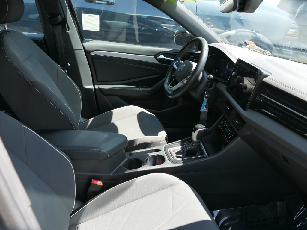 Used 2025 Volkswagen Jetta Sport FWD image 25