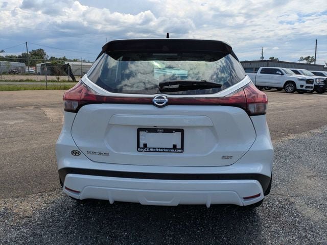 Used 2021 Nissan Kicks SR w/ SR Premium Package FWD image 5