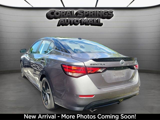 Used 2023 Nissan Sentra SR w/ Midnight Edition Package image 3