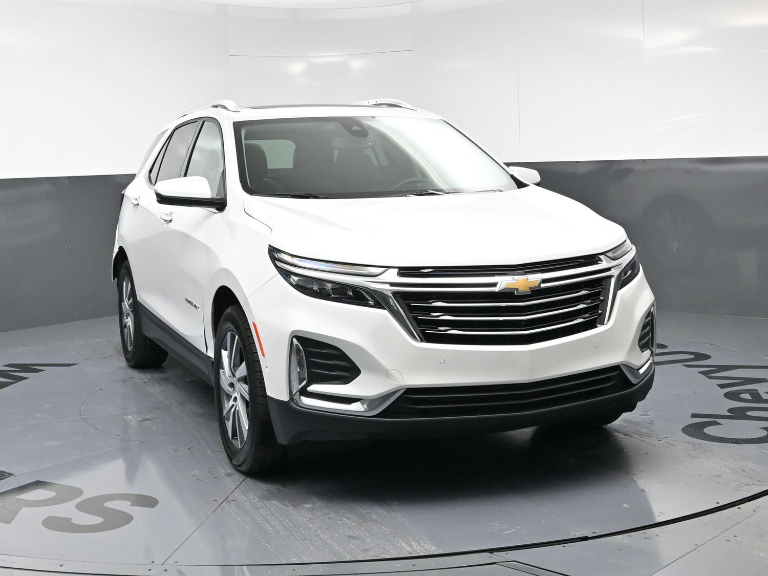 Used 2024 Chevrolet Equinox Premier FWD image 3