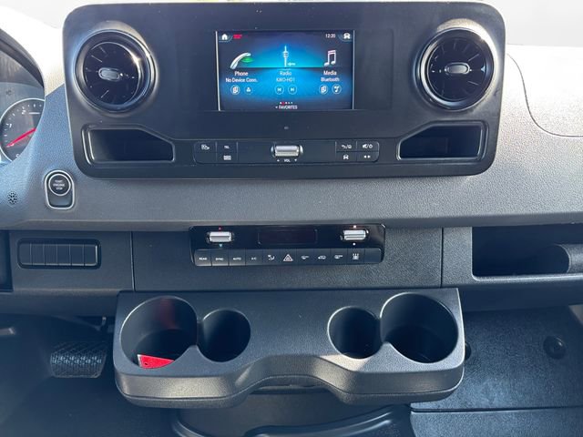 Used 2024 Mercedes-Benz Sprinter 2500 image 11