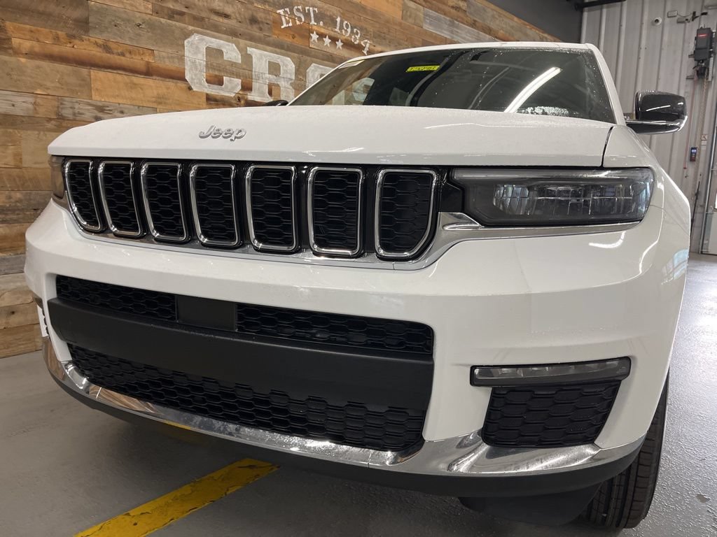 New 2025 Jeep Grand Cherokee L Limited w/ Trailer Tow Package AWD/4WD image 10