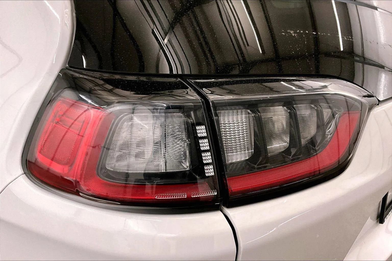 Used 2020 Jeep Cherokee Latitude Plus w/ Cold Weather Group image 28