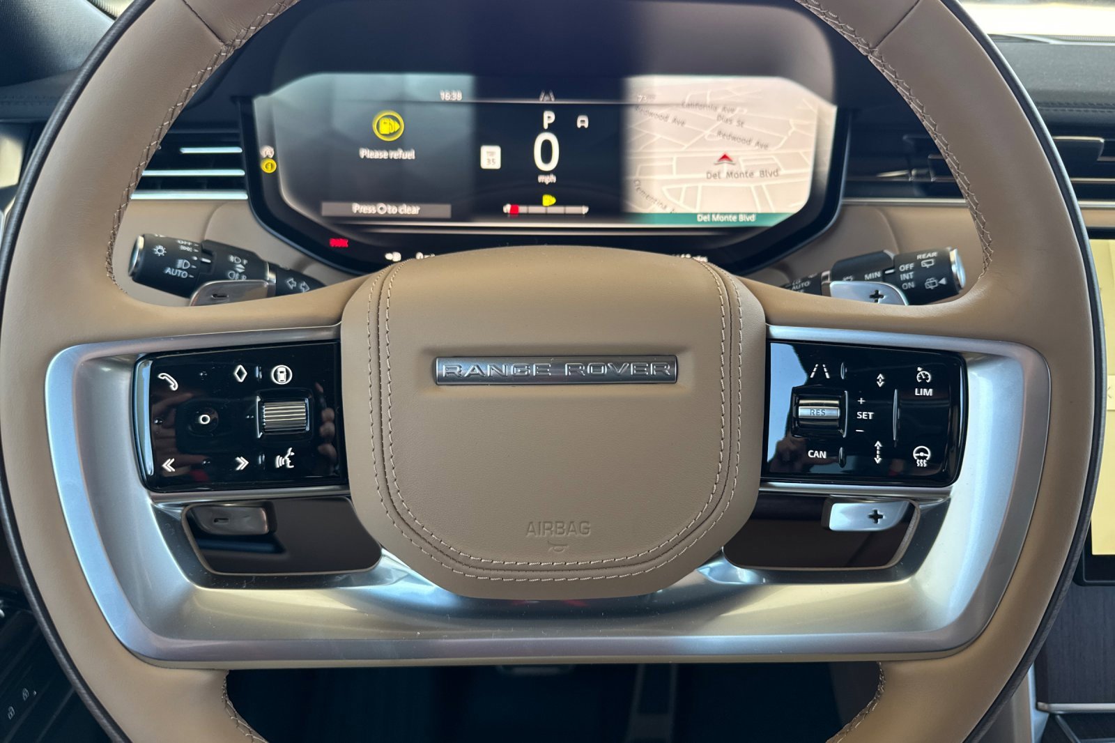 New 2025 Land Rover Range Rover SE image 23