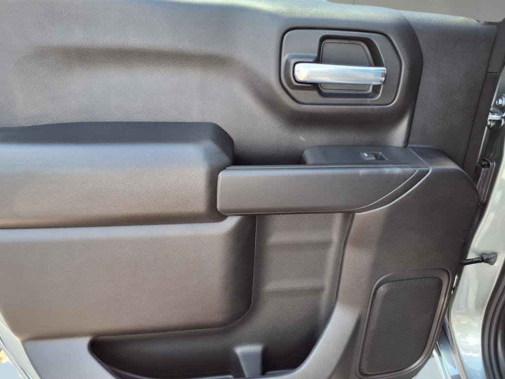 New 2026 Chevrolet Silverado 1500 Custom w/ LPO, Dark Essentials Package image 9