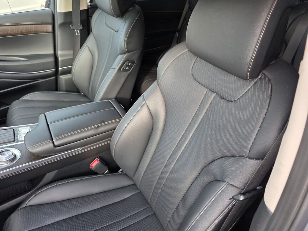Used 2024 Genesis GV80 2.5T image 11