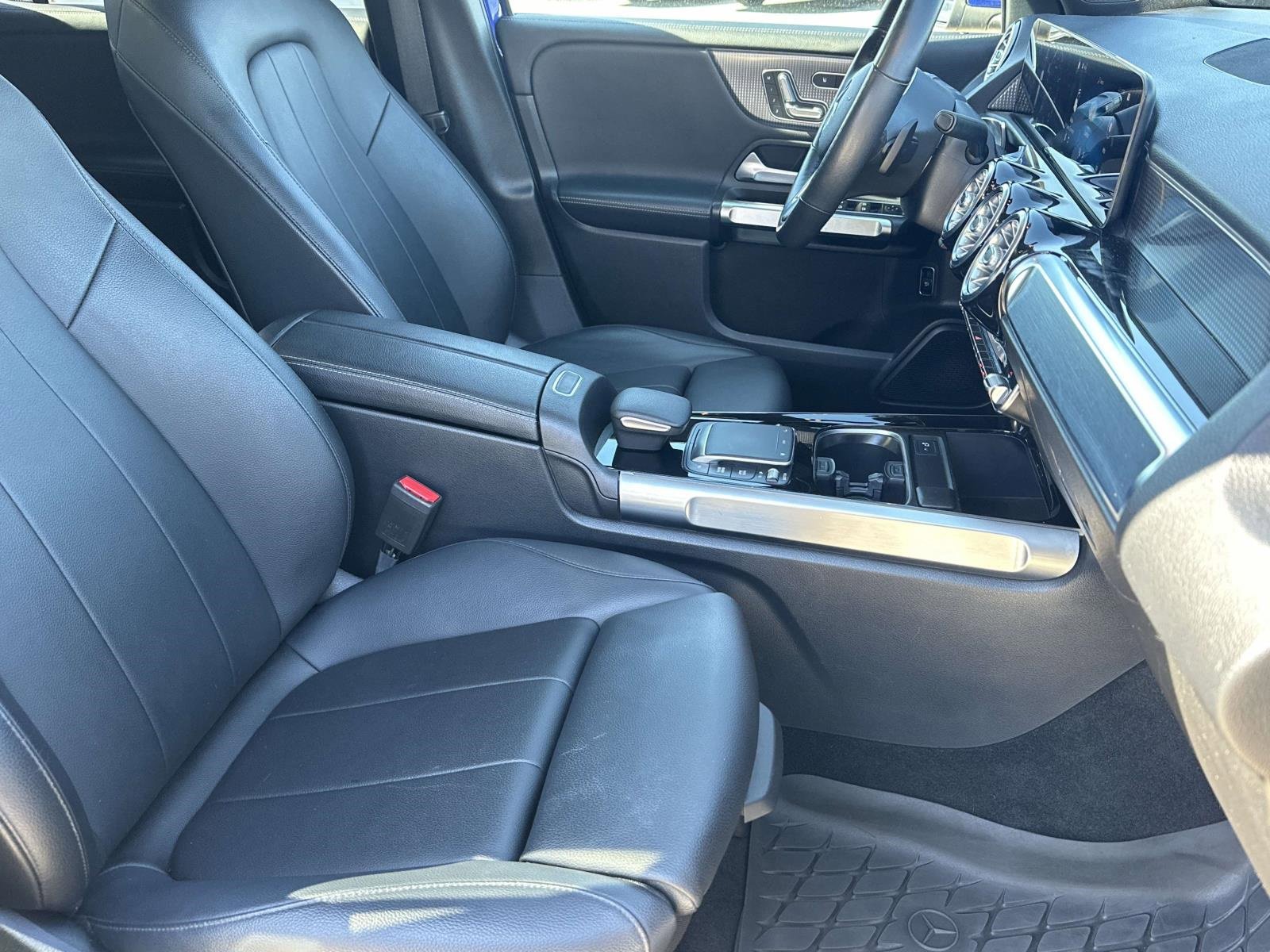 Used 2021 Mercedes-Benz GLB 250 GLB 250 image 9