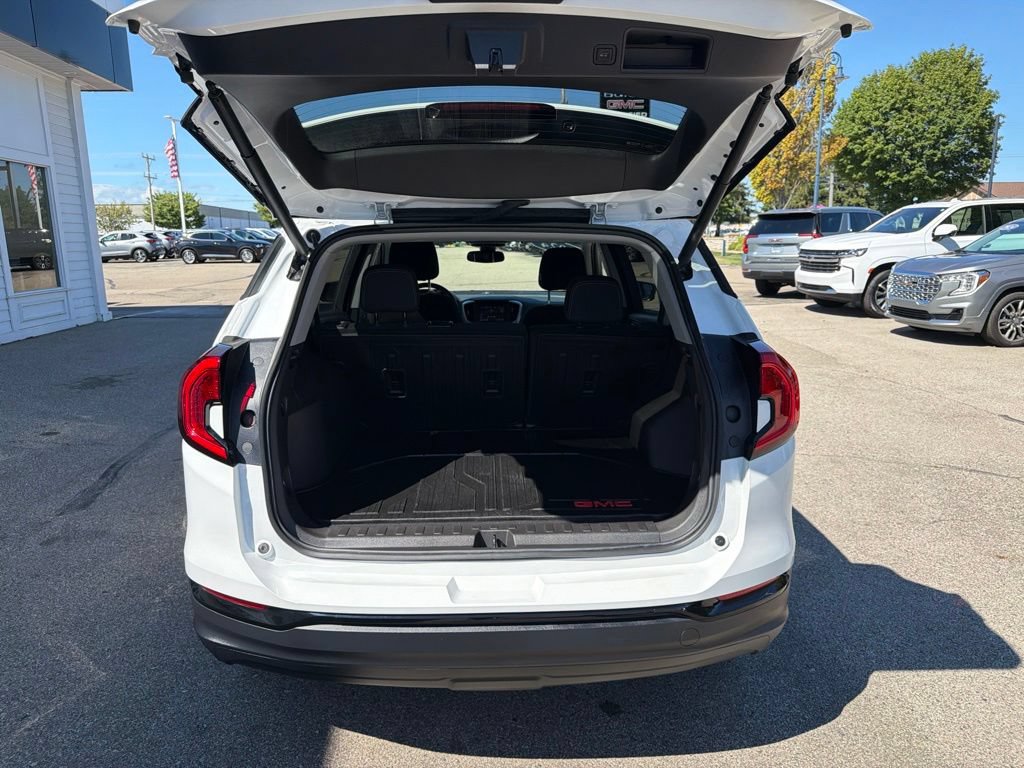 Certified 2024 GMC Terrain SLE w/ Driver Convenience Package FWD image 7