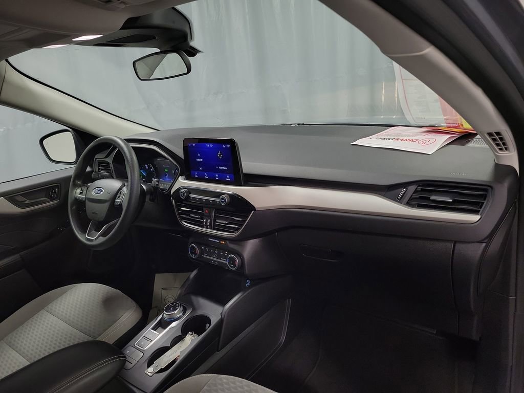 Used 2022 Ford Escape SE image 25