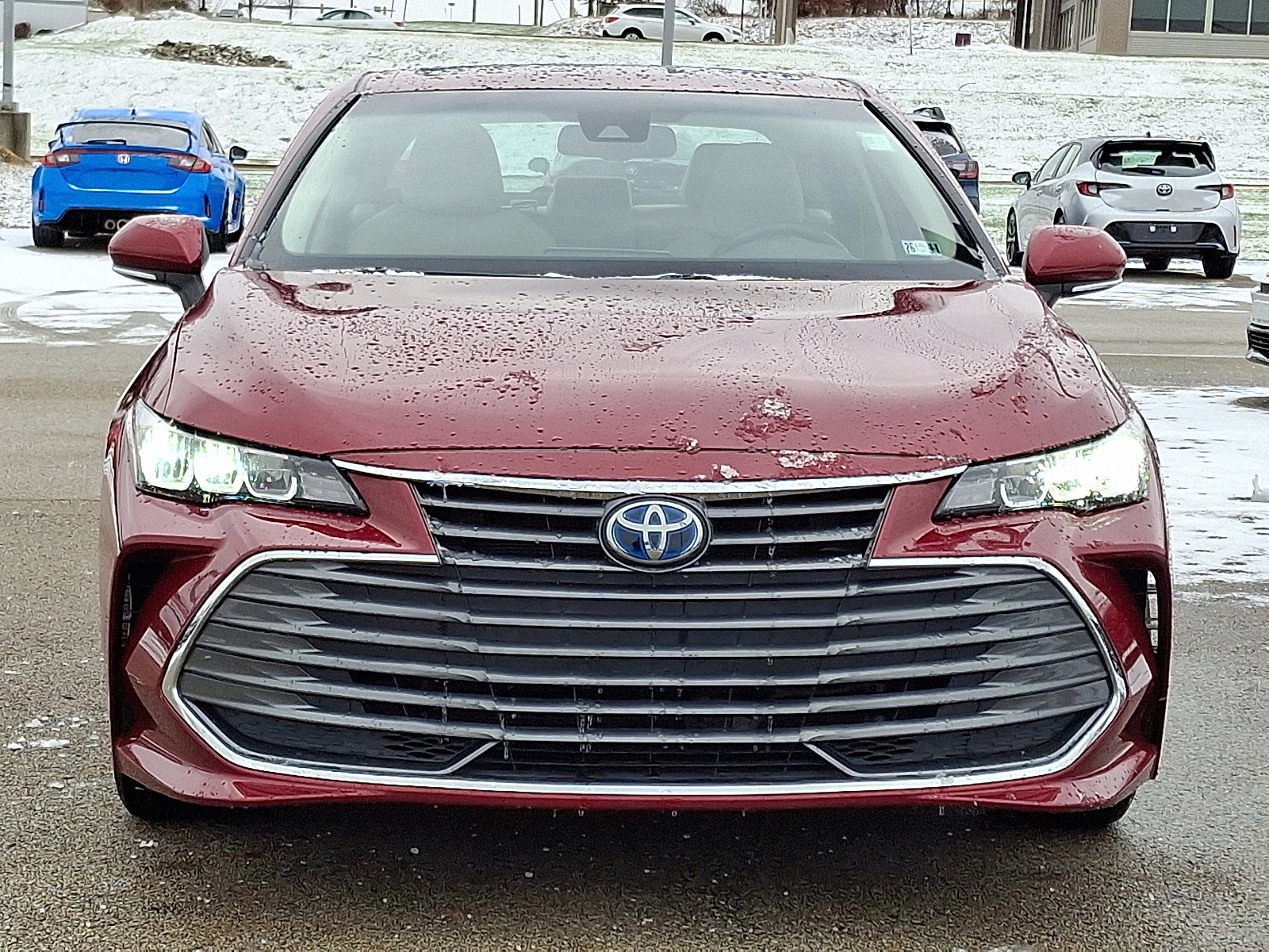Used 2021 Toyota Avalon XLE image 2
