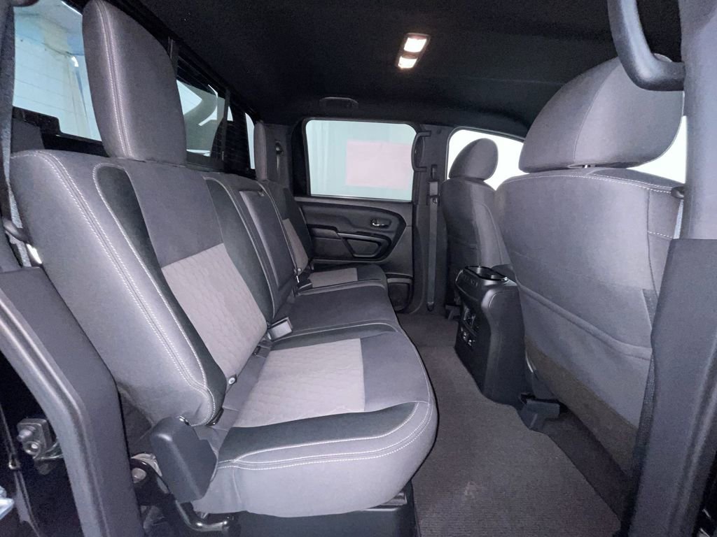 Used 2023 Nissan Titan SV w/ SV Convenience Package image 11