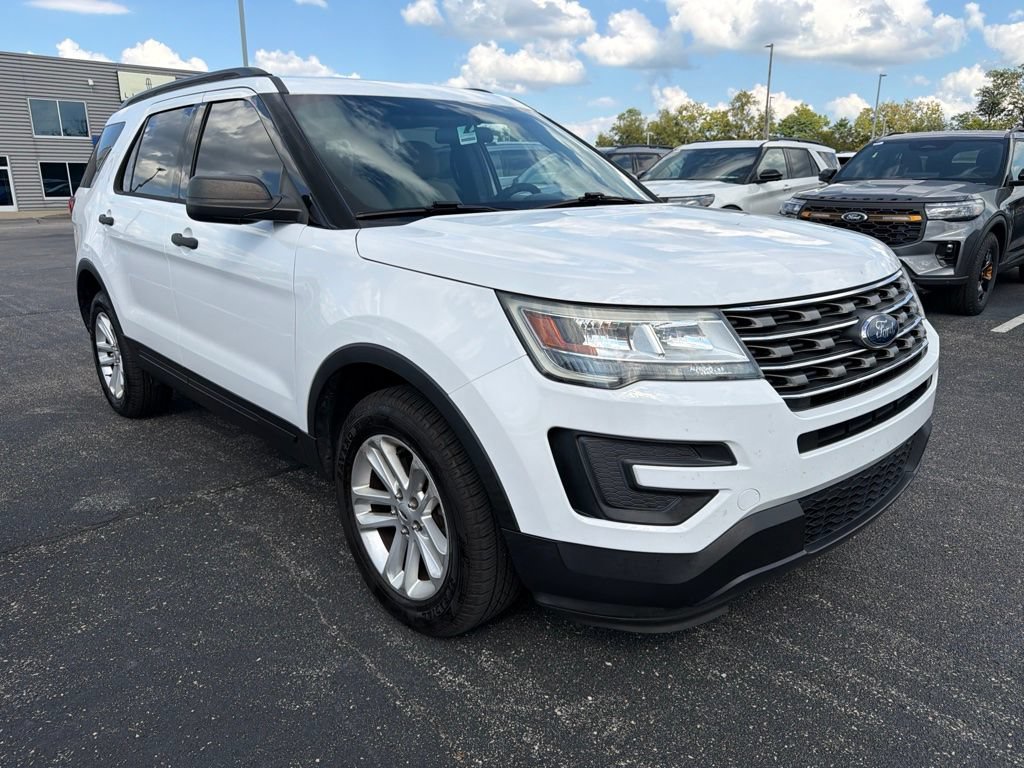 Used 2017 Ford Explorer 4WD image 2