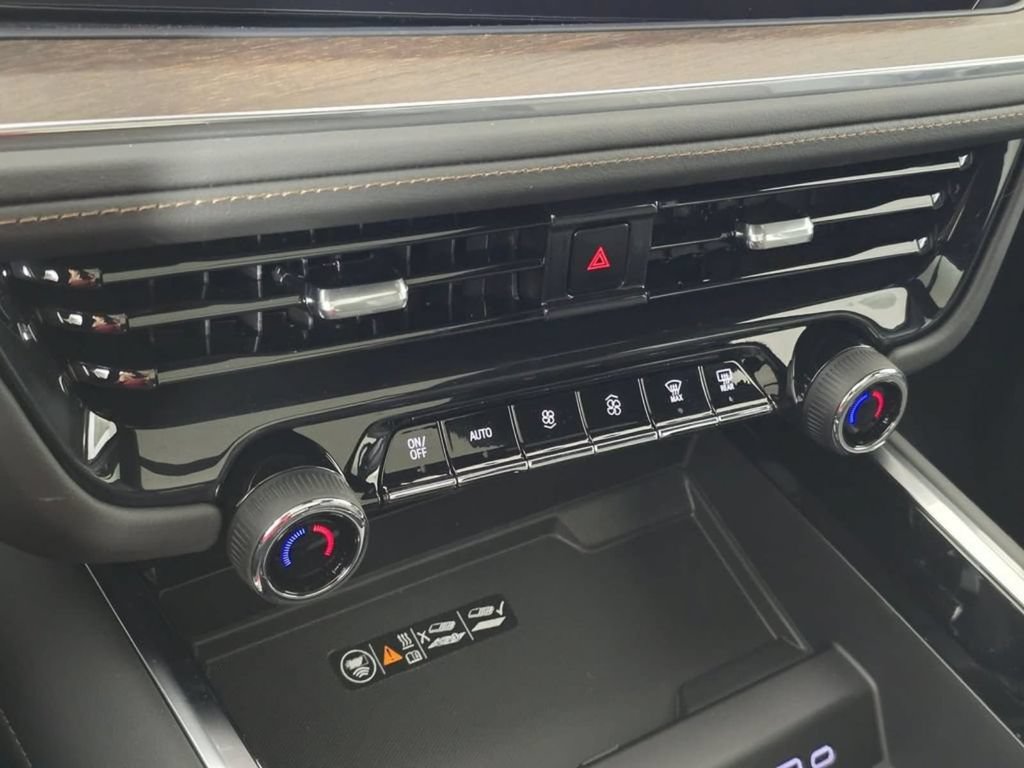 New 2026 Chevrolet Tahoe High Country AWD/4WD image 32