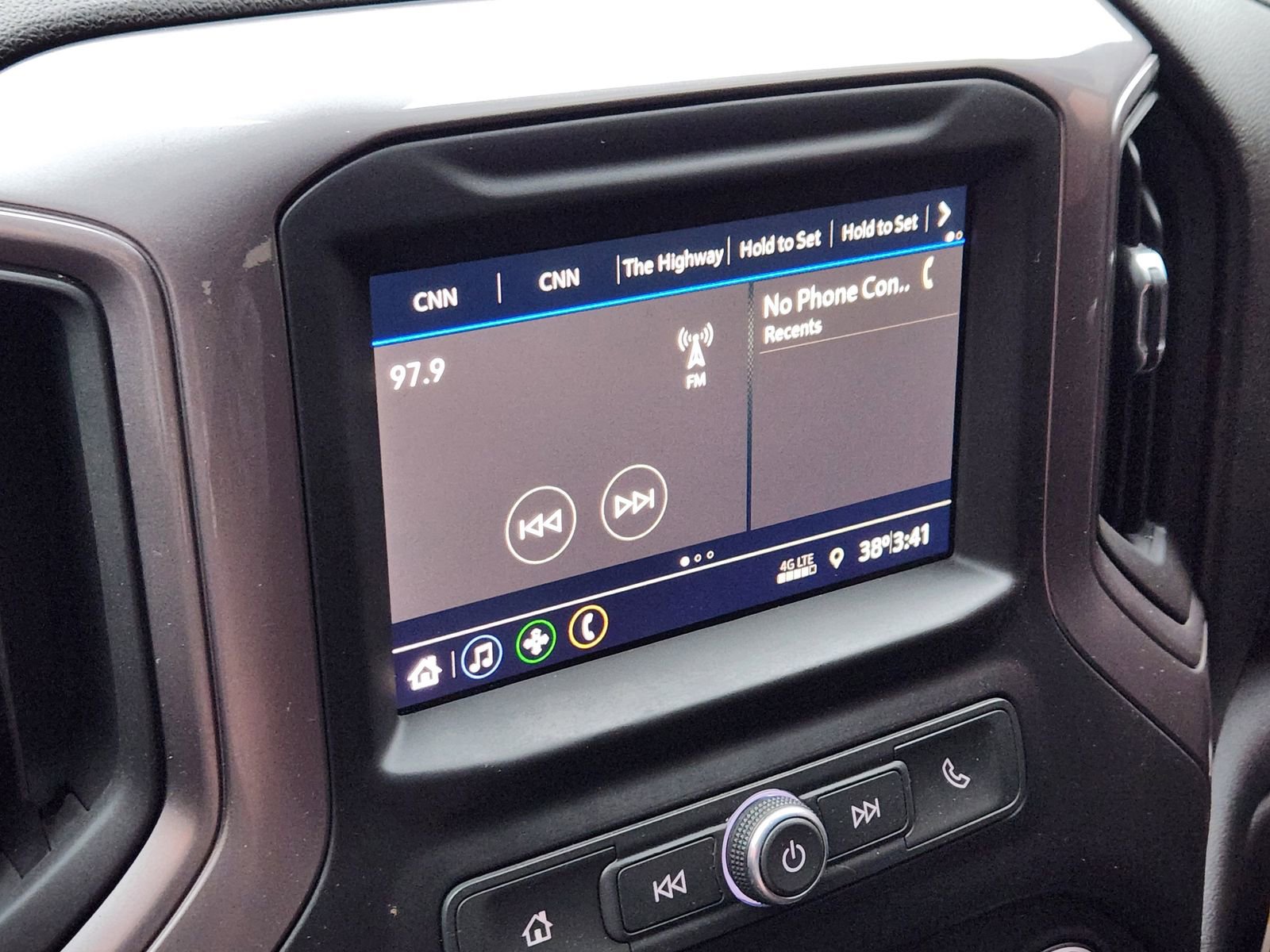 Used 2022 Chevrolet Silverado 2500 Custom w/ Custom Value Package image 19