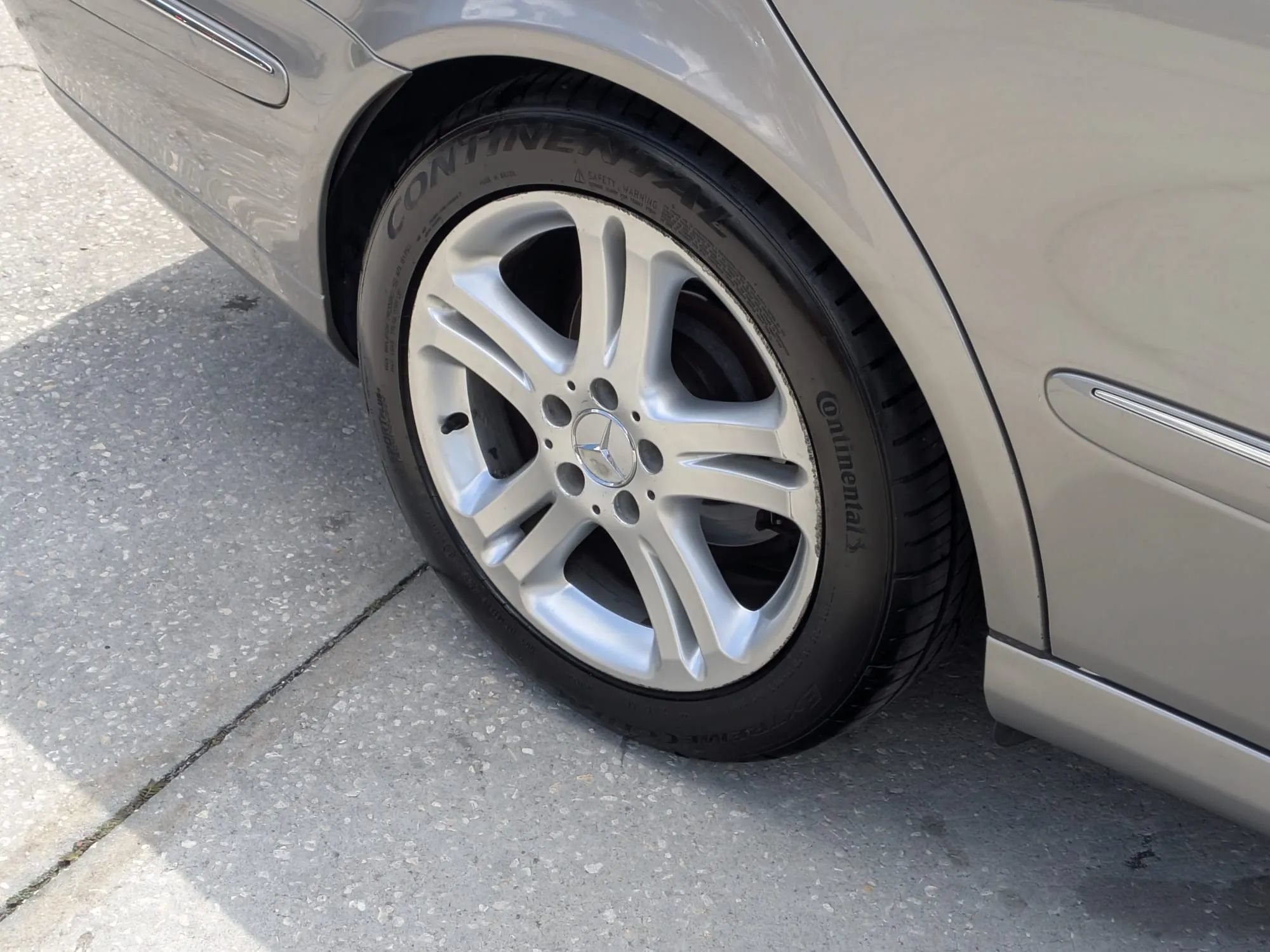 Used 2005 Mercedes-Benz E 500 Sedan image 5