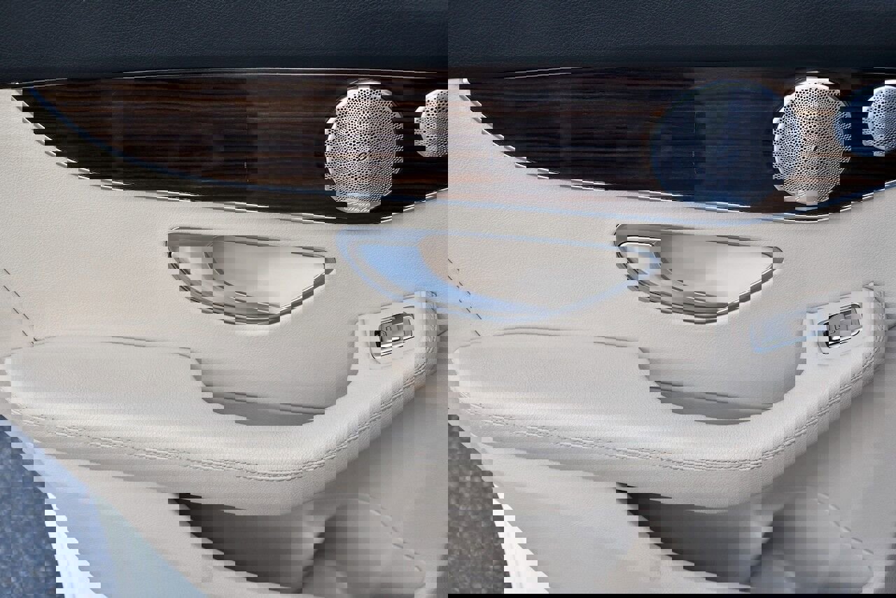 Used 2021 Mercedes-Benz C 300 4MATIC Sedan w/ Premium Package image 11