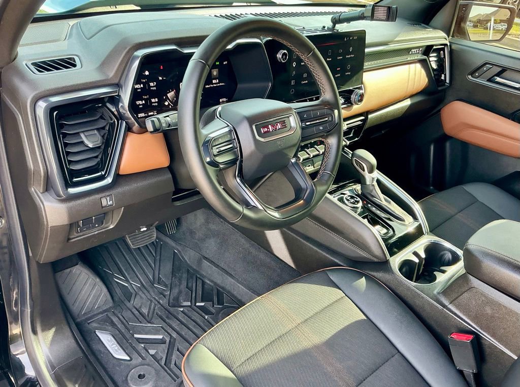 Used 2025 GMC Canyon AT4 AWD/4WD image 38