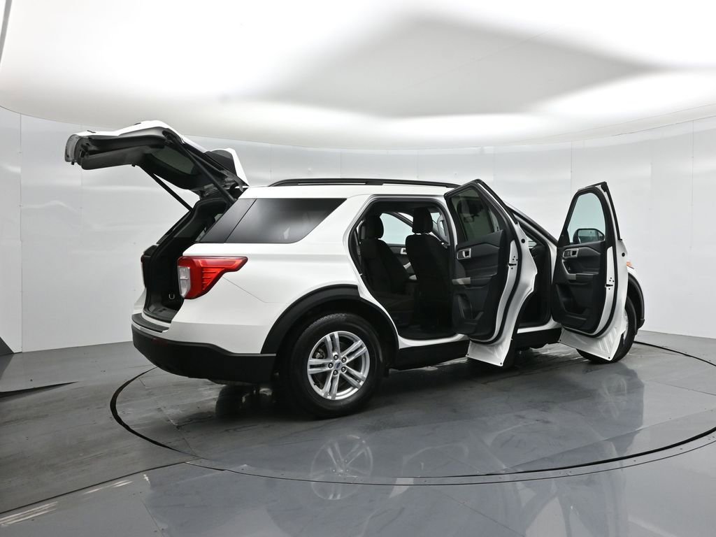 Certified 2024 Ford Explorer XLT RWD image 6