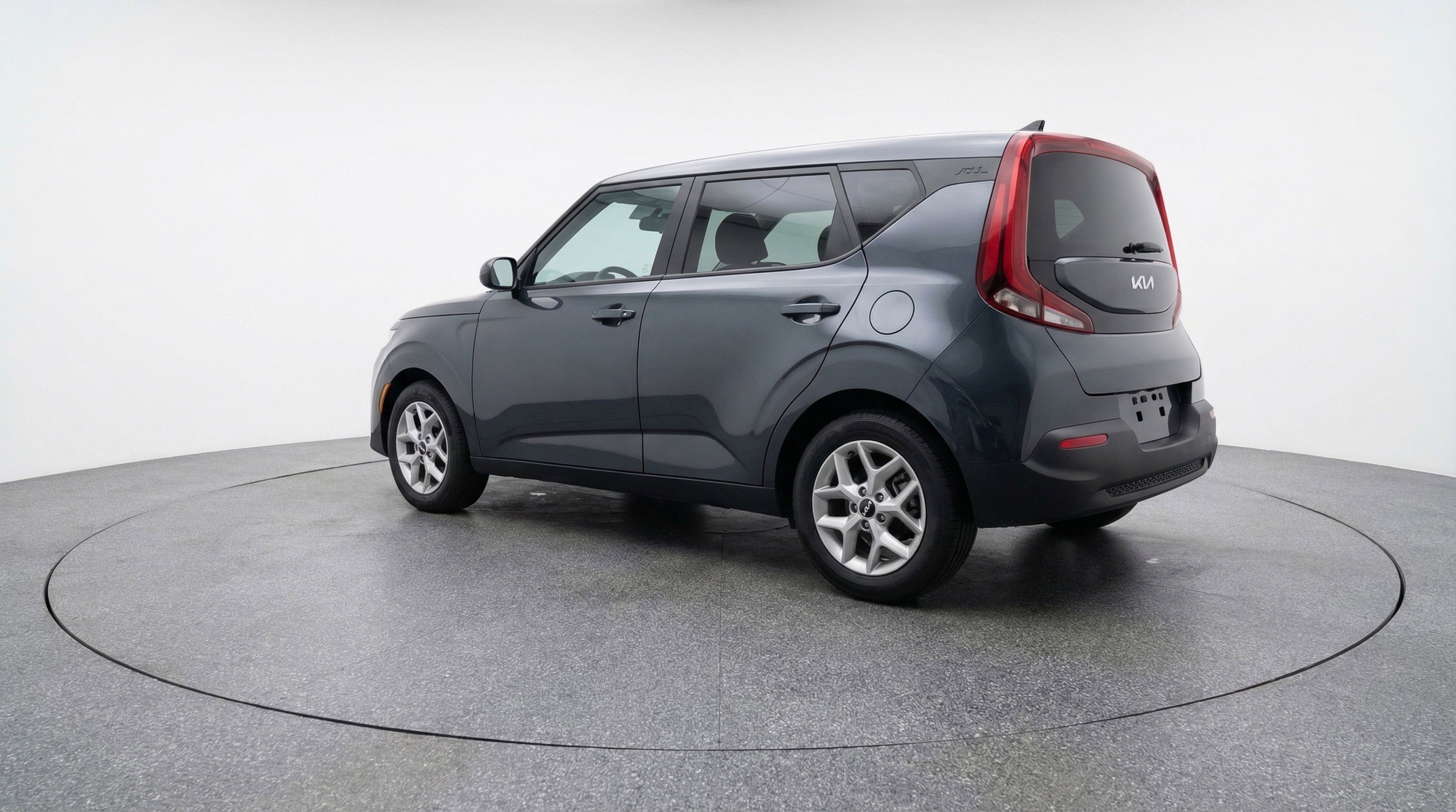 Used 2025 Kia Soul LX w/ LX Technology Package FWD image 6