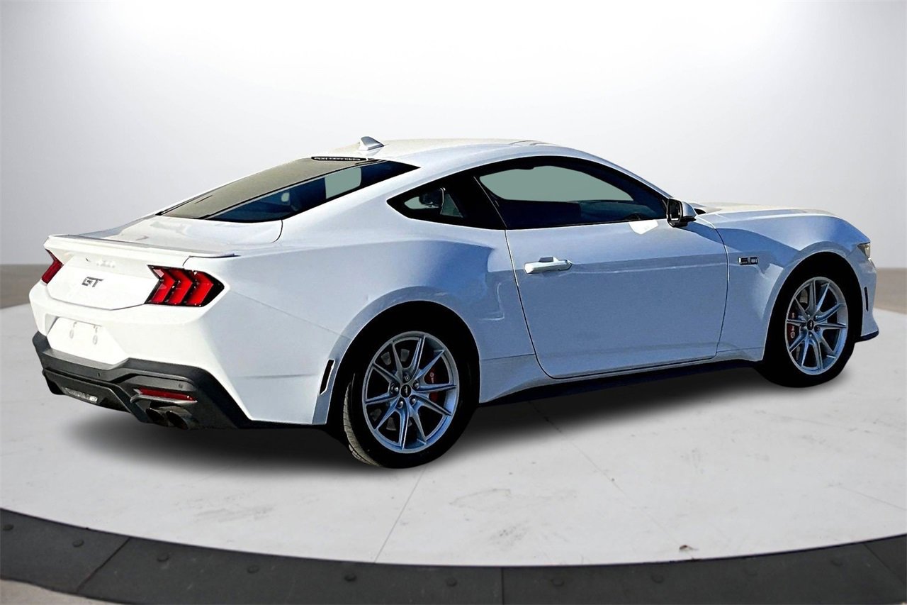 Used 2024 Ford Mustang GT Premium image 9