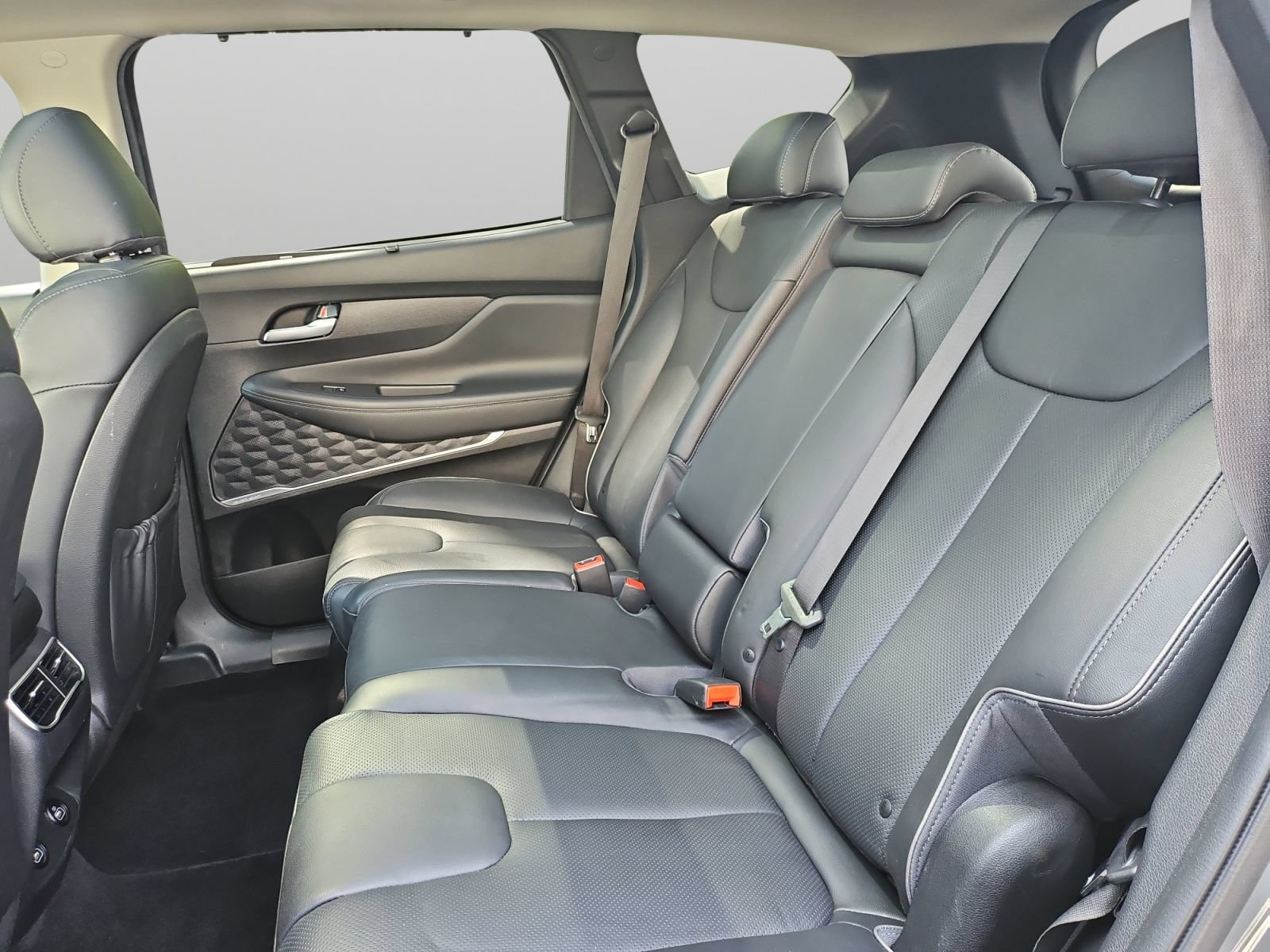 Used 2022 Hyundai Santa Fe SEL w/ Convenience + Premium Package AWD/4WD image 42