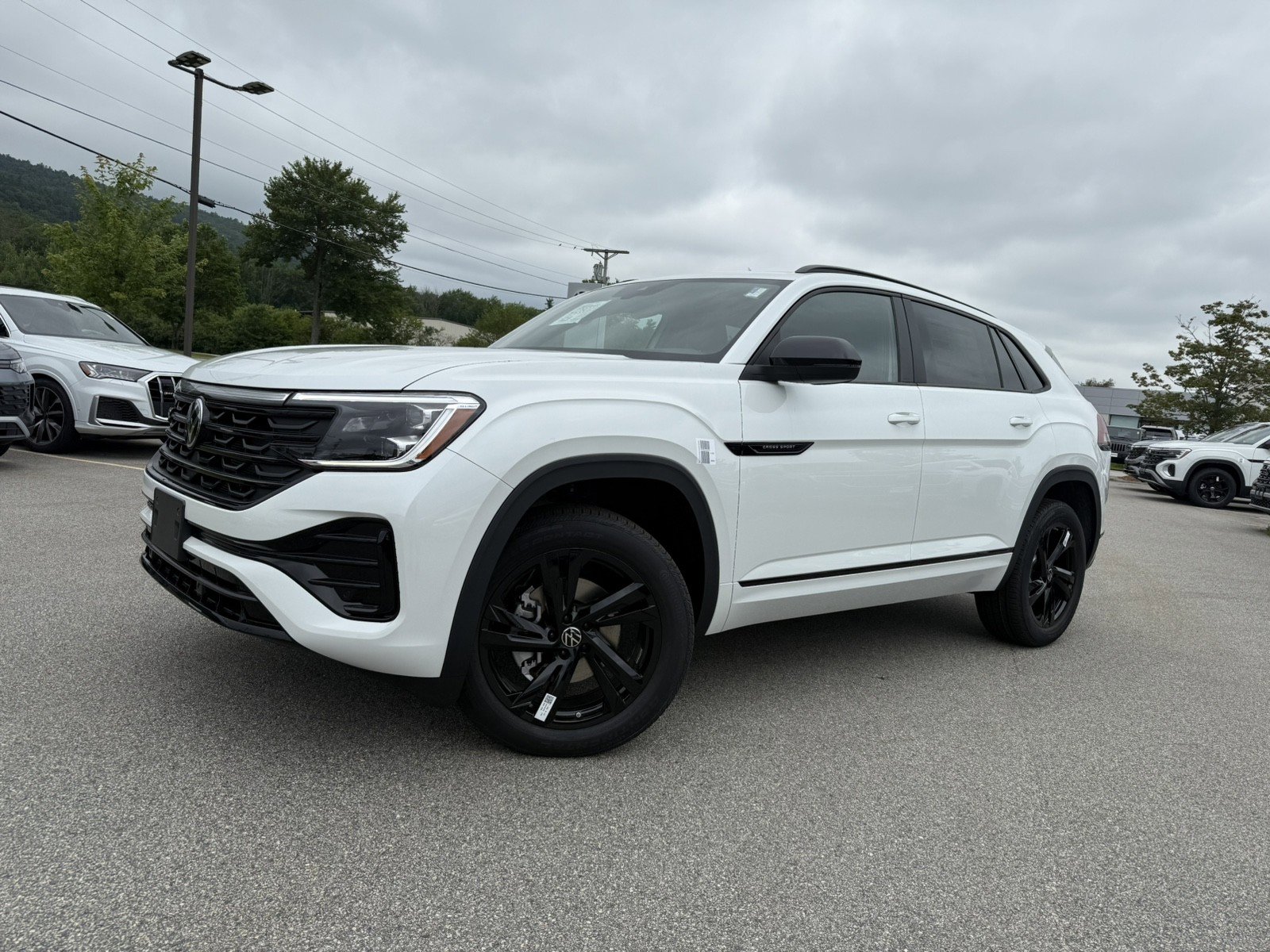 New 2025 Volkswagen Atlas Cross Sport SEL R-Line