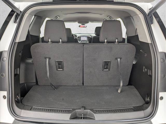 Used 2023 GMC Acadia SLE w/ Driver Convenience Package AWD/4WD image 6