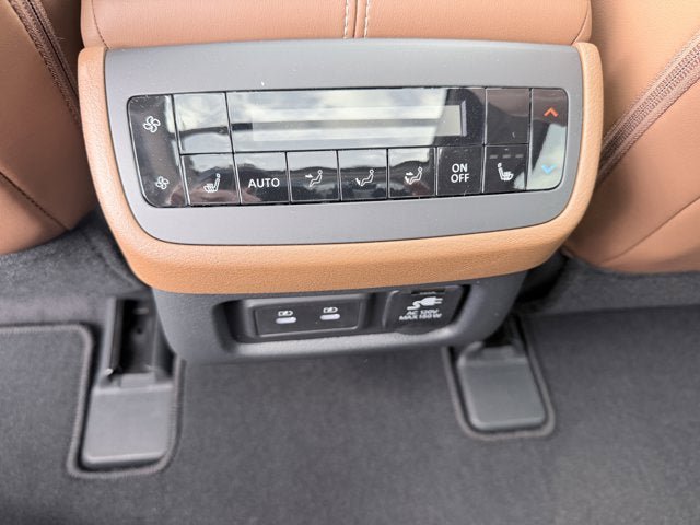 New 2026 Nissan Pathfinder Platinum AWD/4WD image 21