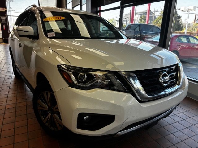 Used 2020 Nissan Pathfinder SL image 1