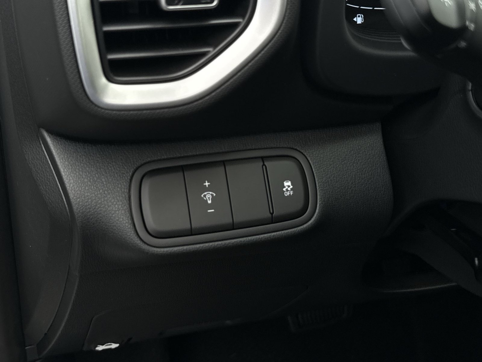 New 2026 Hyundai Venue SE FWD image 25