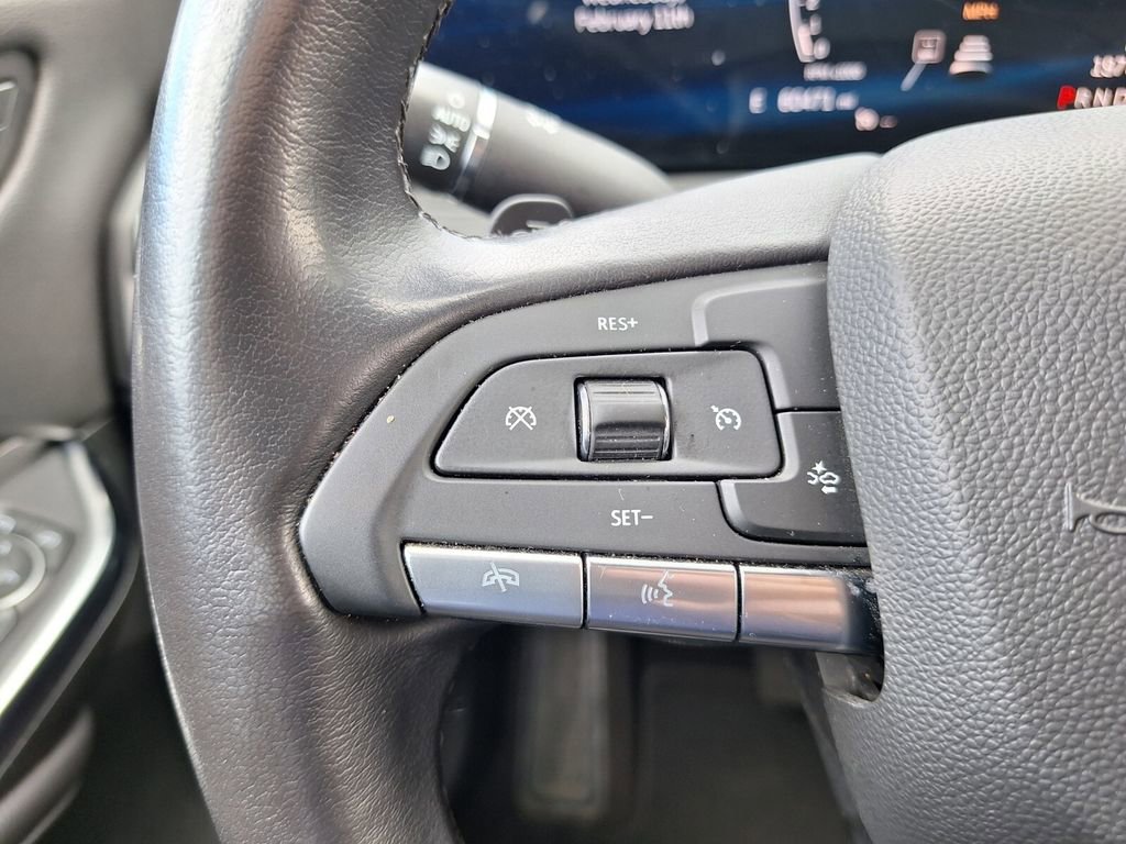 Used 2024 Cadillac XT4 Premium Luxury image 18