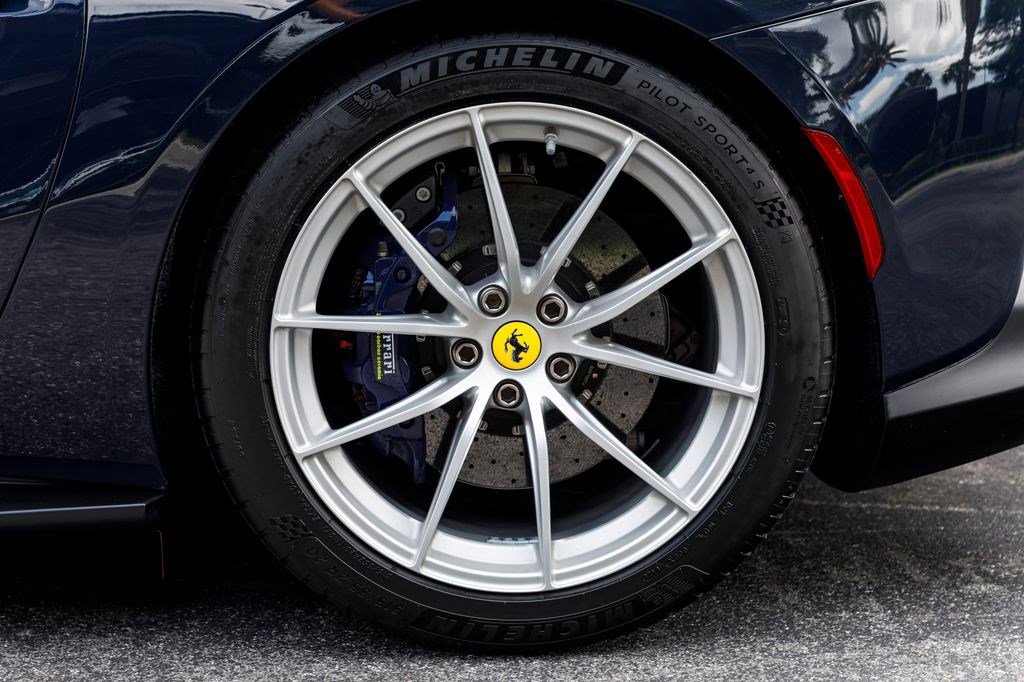 Used 2022 Ferrari 812 GTS RWD image 16