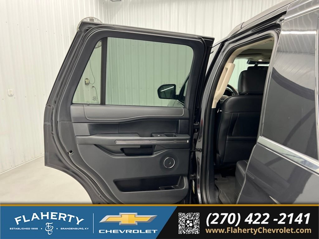Used 2022 Ford Expedition XLT AWD/4WD image 10