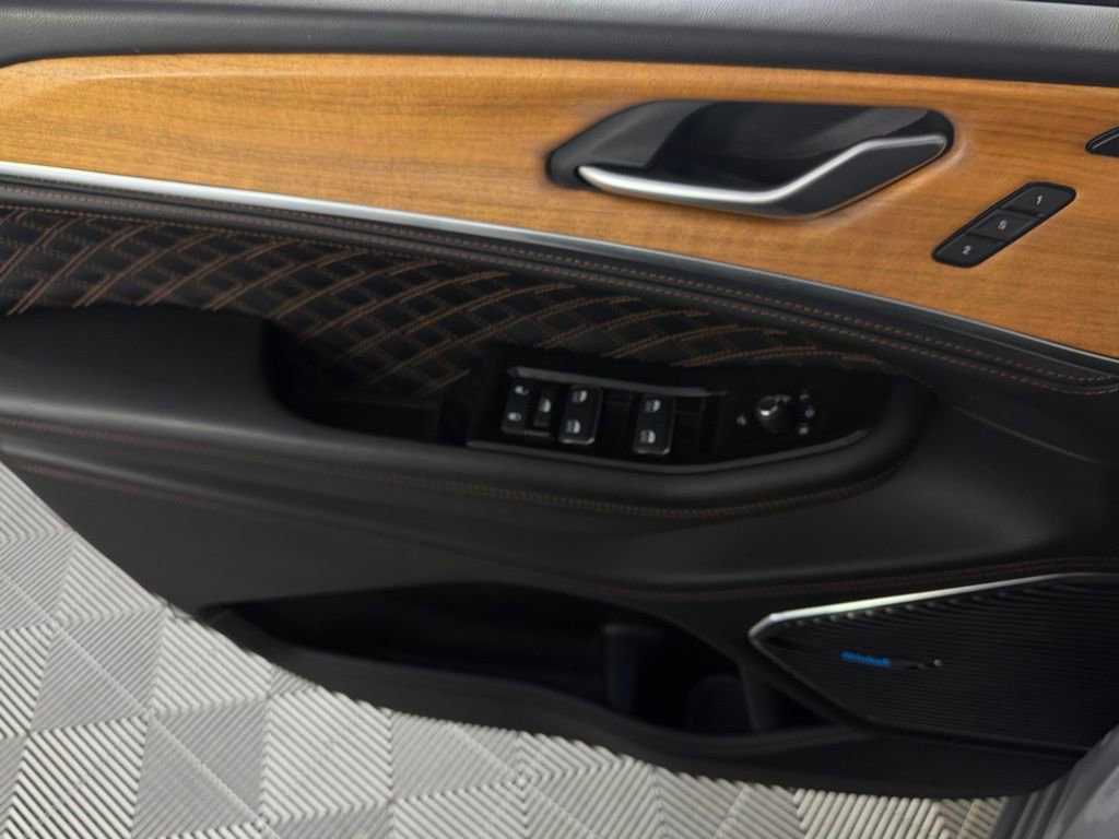 Used 2023 Jeep Grand Cherokee Summit image 27