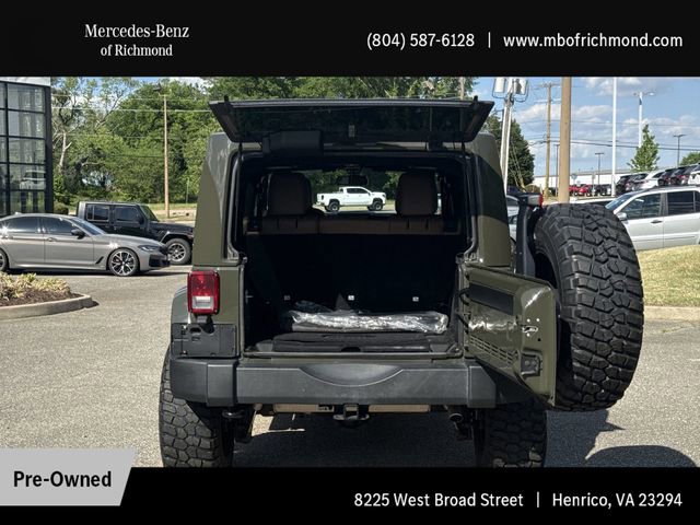 Used 2015 Jeep Wrangler Unlimited Rubicon w/ Connectivity Group image 26