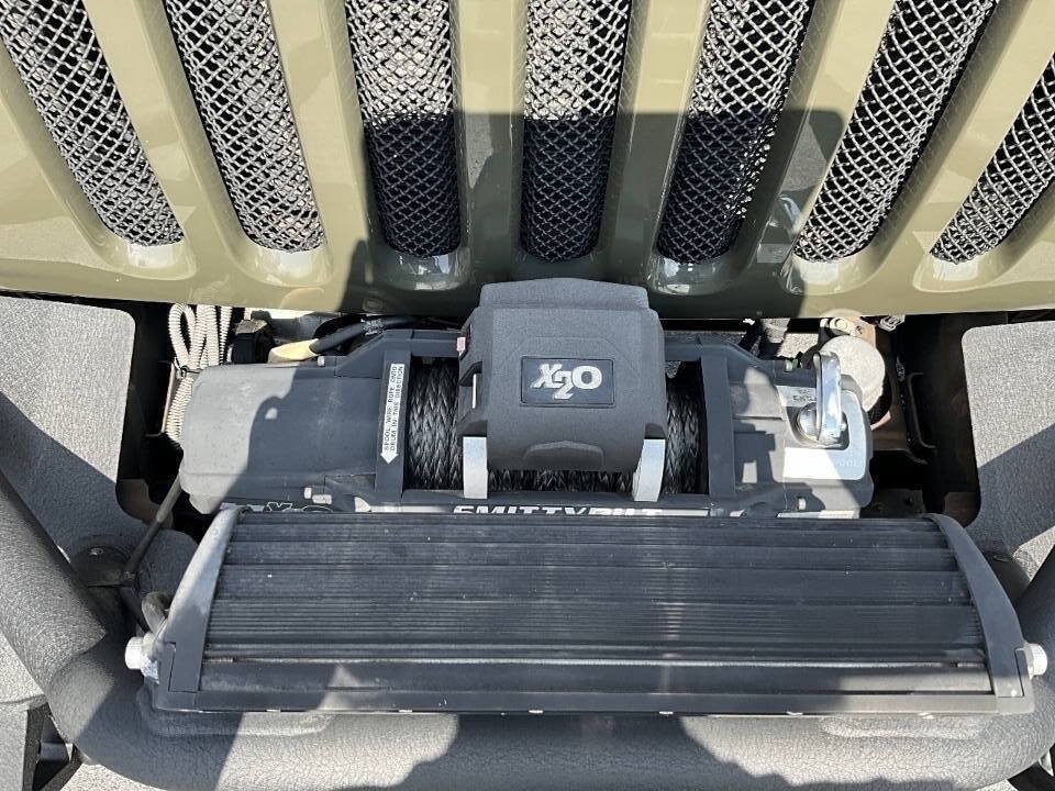 Used 2015 Jeep Wrangler Rubicon w/ Power Convenience Group AWD/4WD image 11
