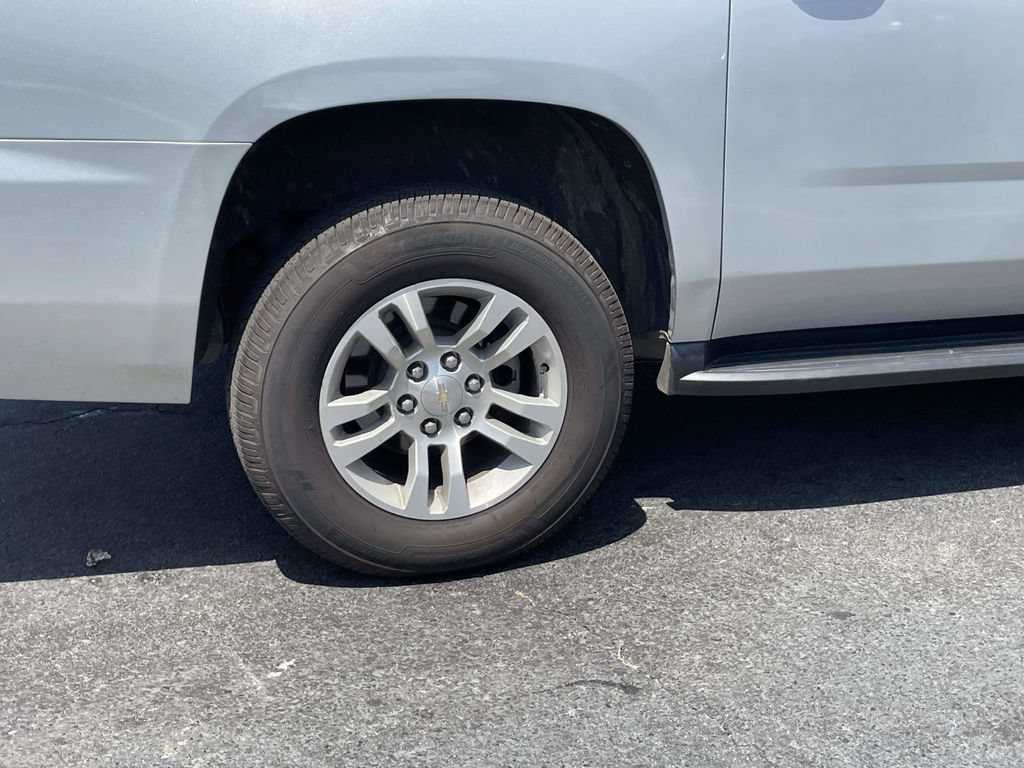 Used 2018 Chevrolet Suburban LT AWD/4WD image 9